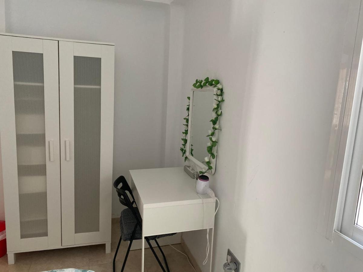 Malaga Centro Habitaciones Privada En Apartamento Compartidos Bagian luar foto